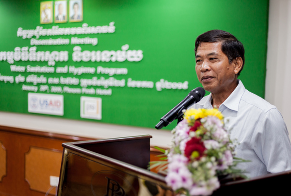 Pasoung Saosokun, Deputy Director of Kampong Speu Provincial Rural Development Department (PDRD), shares his remarks on the benefit of the project in his province.